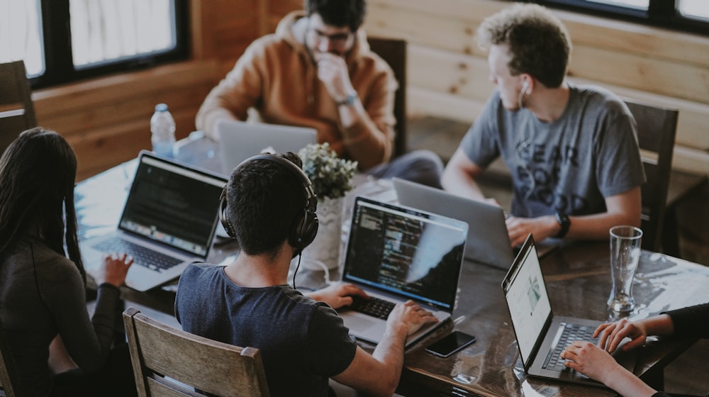 Website Bán Hàng Khác Gì So Với Website Giới Thiệu?