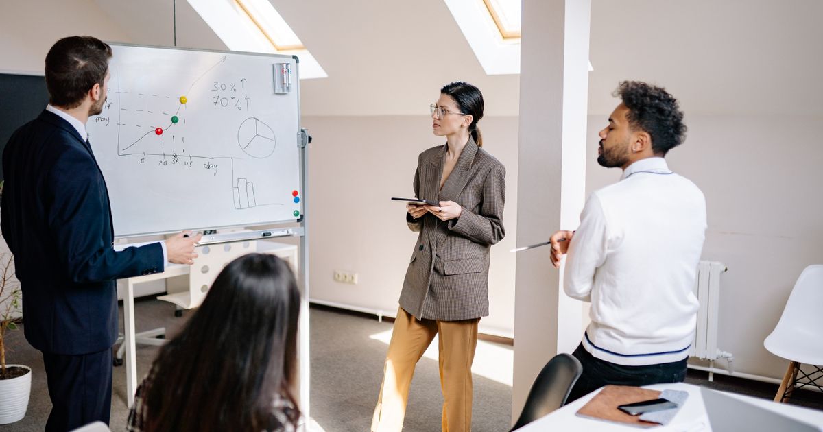 Chọn loại hình doanh nghiệp: khung quyết định theo thuế và trách nhiệm